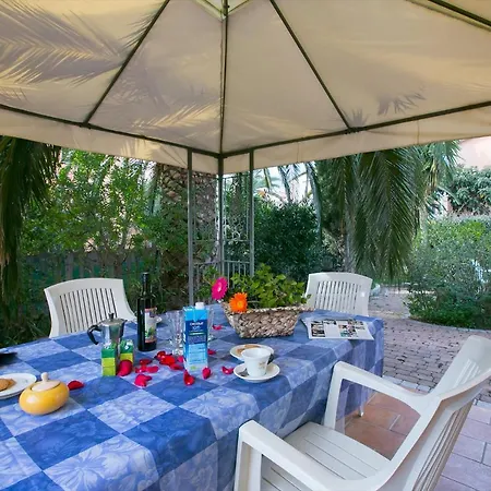Sleeps 4 Air Con T421650
