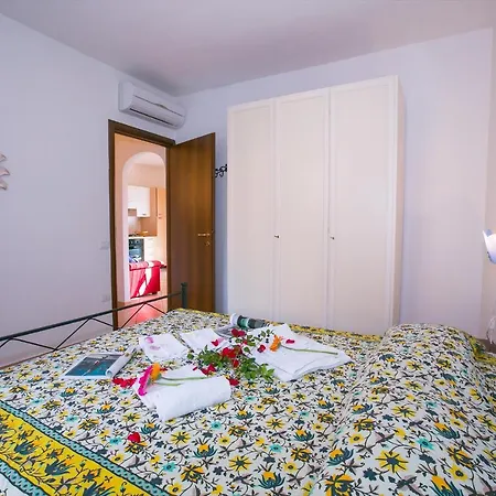 Sleeps 4 Air Con T421650 * Budoni