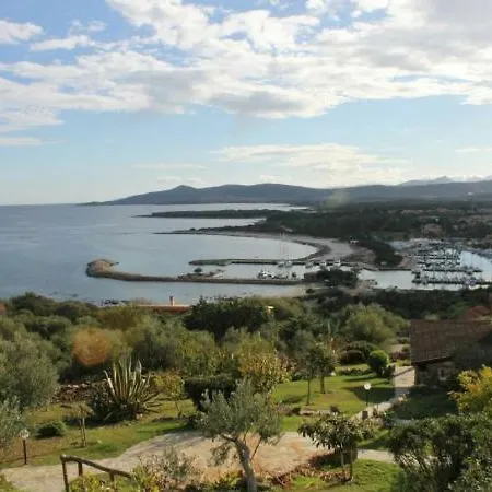 Apartment Sleeps 4 Air Con T421650 Budoni