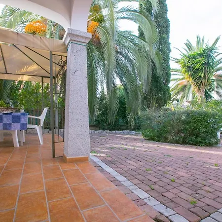 Apartment Sleeps 4 Air Con T421650