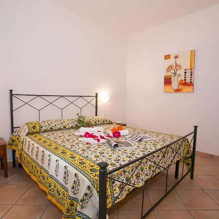Sleeps 4 Air Con T421650 Daire